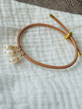 Load image into Gallery viewer, Leather Pearl Bracelet 3