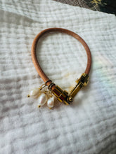Load image into Gallery viewer, Leather Pearl Bracelet 2