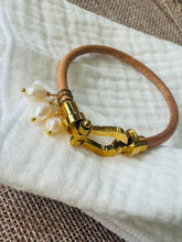 Load image into Gallery viewer, Leather Pearl Bracelet 2