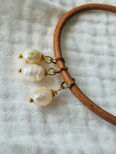 Load image into Gallery viewer, Leather Pearl Bracelet 3