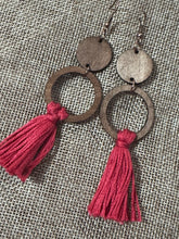 Load image into Gallery viewer, Woodie Tassels Earrings