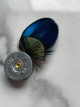 Load image into Gallery viewer, Feathered Frog hat pins