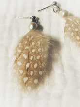 Load image into Gallery viewer, Peachy Pearl Earrings
