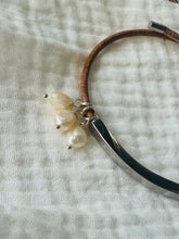 Load image into Gallery viewer, Leather Pearl Bracelet 1

