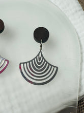 Load image into Gallery viewer, Sliver Fan Earrings
