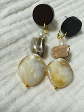 Load image into Gallery viewer, Pearl Shell Drop Earrings
