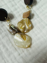 Load image into Gallery viewer, Pearl Shell Drop Earrings
