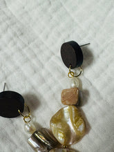 Load image into Gallery viewer, Pearl Shell Drop Earrings
