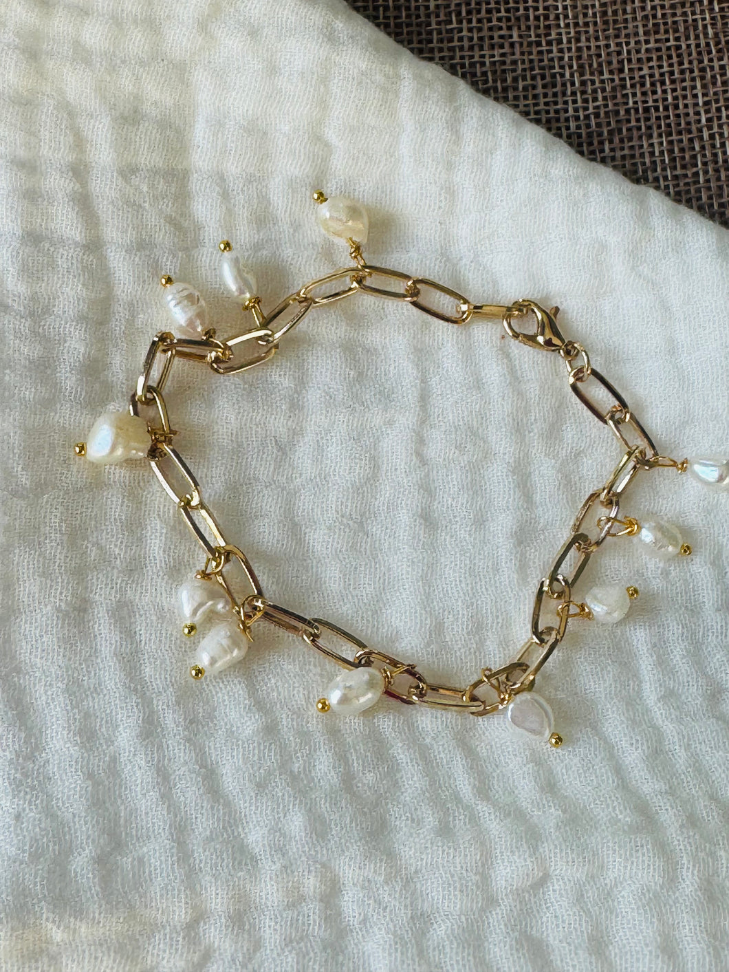 Gold Pearled Bracelet ￼